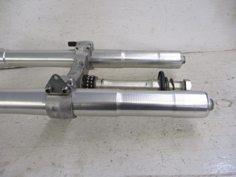 07 Kawasaki ZX6R Ninja P Forks Lower Triple Tree Axle Front 44071